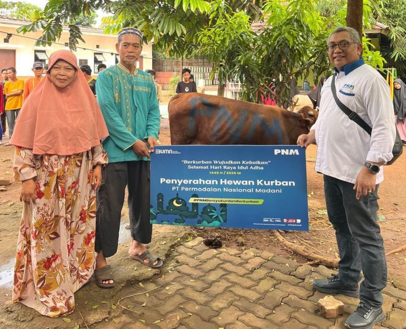 Usia boleh 26 tahun, tapi semangat berbagi PNM selalu muda. Penyaluran kurban di Bantar Gebang jadi bukti nyata: syukur itu paling indah saat dibagikan.