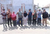 Warga Jayabakti menyampaikan rasa syukur setelah rumahnya dibangun melalui program Rutilahu Pemkab Bekasi. Kini mereka bisa tinggal lebih layak dan aman.