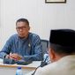 Anggota DPRD Kabupaten Bekasi saat menyampaikan pandangan dalam rapat gabungan Komisi I dan III terkait rencana kerja sama pengelolaan sampah menjadi energi terbarukan, Senin (4/5).