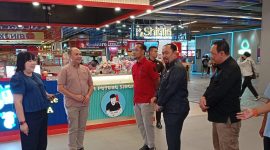 Jajaran Bapenda Kabupaten Bekasi melakukan kunjungan dan pemantauan aktivitas usaha di salah satu pusat kuliner modern di Kabupaten Bekasi dalam rangka pengawasan dan optimalisasi pendapatan daerah dari sektor pajak.