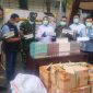 Petugas Kejaksaan Negeri Kota Bekasi memusnahkan barang bukti dari 164 perkara tindak pidana yang telah berkekuatan hukum tetap (inkracht), termasuk narkotika, obat-obatan terlarang, senjata tajam, dan rokok ilegal, sebagai bentuk pelaksanaan putusan pengadilan.