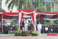 Plt Bupati Bekasi dr. Asep Surya Atmaja bertindak sebagai Inspektur Upacara saat memimpin peringatan Hari Lahir Pancasila Tahun 2026 di Plaza Pemerintah Kabupaten Bekasi, Cikarang Pusat, Senin (1/6/2026). Dalam amanatnya, ia mengajak seluruh elemen masyarakat untuk mengamalkan nilai-nilai Pancasila sebagai fondasi persatuan bangsa dan kontribusi Indonesia dalam mewujudkan perdamaian dunia.