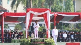 Plt Bupati Bekasi dr. Asep Surya Atmaja bertindak sebagai Inspektur Upacara saat memimpin peringatan Hari Lahir Pancasila Tahun 2026 di Plaza Pemerintah Kabupaten Bekasi, Cikarang Pusat, Senin (1/6/2026). Dalam amanatnya, ia mengajak seluruh elemen masyarakat untuk mengamalkan nilai-nilai Pancasila sebagai fondasi persatuan bangsa dan kontribusi Indonesia dalam mewujudkan perdamaian dunia.
