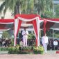 Plt Bupati Bekasi dr. Asep Surya Atmaja bertindak sebagai Inspektur Upacara saat memimpin peringatan Hari Lahir Pancasila Tahun 2026 di Plaza Pemerintah Kabupaten Bekasi, Cikarang Pusat, Senin (1/6/2026). Dalam amanatnya, ia mengajak seluruh elemen masyarakat untuk mengamalkan nilai-nilai Pancasila sebagai fondasi persatuan bangsa dan kontribusi Indonesia dalam mewujudkan perdamaian dunia.