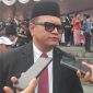 Kepala Dinas Kesehatan Kota Bekasi Hadi Prabowo memberikan keterangan kepada awak media terkait tindak lanjut kasus obat kedaluwarsa di Puskesmas Rawa Tembaga, Kota Bekasi, Senin (17/8/2026).
