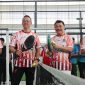 Wakil Wali Kota Bekasi Abdul Harris Bobihoe bersama jajaran mengikuti pertandingan eksibisi padel dalam rangka memeriahkan HUT ke-81 Kemerdekaan RI di Pekayon, Bekasi Selatan, Senin (18/8/2026). Kegiatan tersebut menjadi momentum untuk mendorong budaya olahraga sekaligus mempererat kebersamaan antarpegawai Pemkot Bekasi.