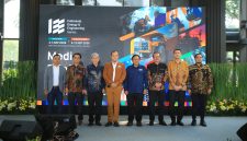 [Ki-Ka] Ahmad Syauki (Sekjen PJCI), Hendra Suryakusuma (Chairman IDPRO), Bambang Tjahjono (Direktur Eksekutif ASPINDO), Moshe Rizal (Komite Investasi ASPERMIGAS), Dudung Maulana (Sekjen AP3I), dan Teddy Setiabudi dalam konferensi pers Indonesia Energy & Engineering (IEE) Series 2026 di Jakarta.