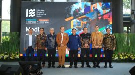 [Ki-Ka] Ahmad Syauki (Sekjen PJCI), Hendra Suryakusuma (Chairman IDPRO), Bambang Tjahjono (Direktur Eksekutif ASPINDO), Moshe Rizal (Komite Investasi ASPERMIGAS), Dudung Maulana (Sekjen AP3I), dan Teddy Setiabudi dalam konferensi pers Indonesia Energy & Engineering (IEE) Series 2026 di Jakarta.